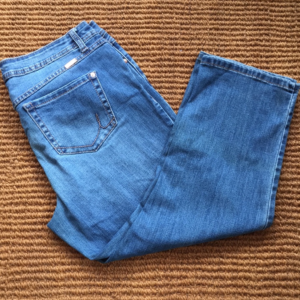Capris Denim inc